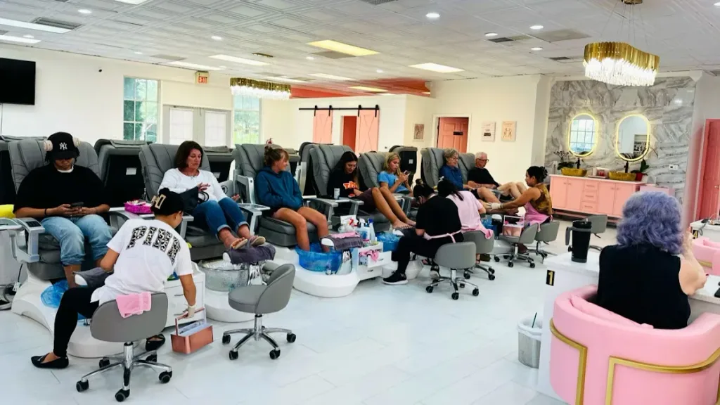 Happy Nails — Nail salon in Clearwater
